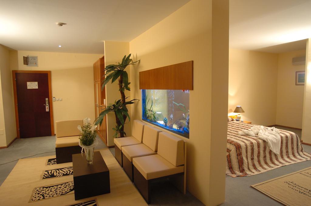 Hotel Tcc Plaza Skopje Zimmer foto